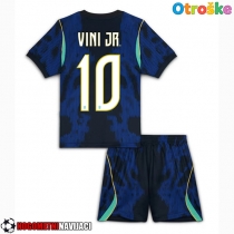 Otroške Nogometnih dresov Brazilija Vinicius Junior #10 Gostujoči SP 2026 Kratki rokavi (+ hlače)